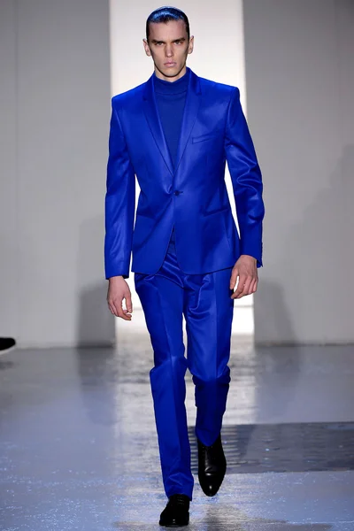 Look 12
